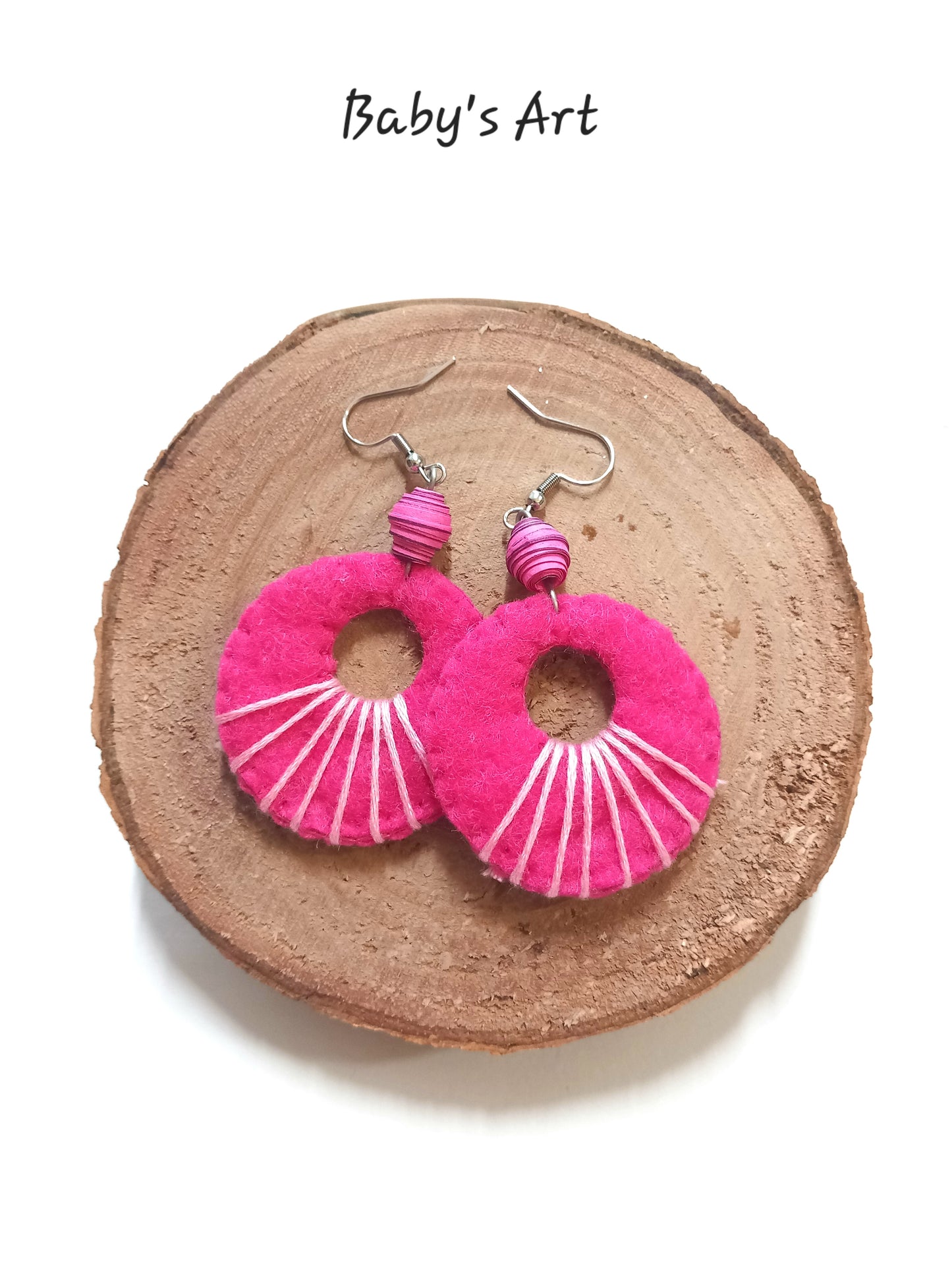 Orecchini cerchio di feltro fucsia
