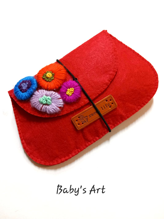 Pochette ricamata rossa