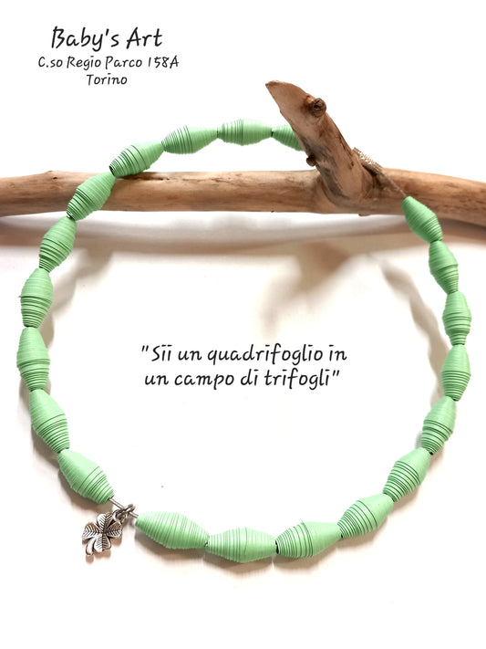 Collana perle verde pastello e quadrifoglio