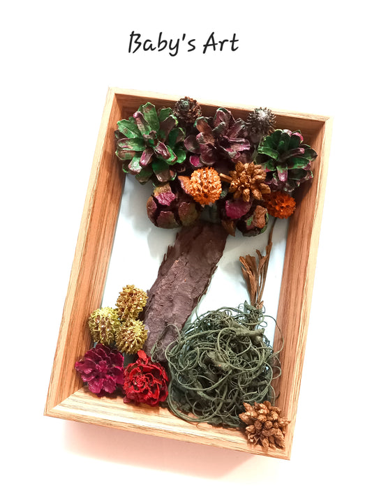 Cornice piccola albero di pigne