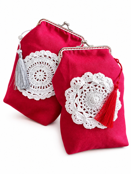Pochette con centrino e nappina grigia